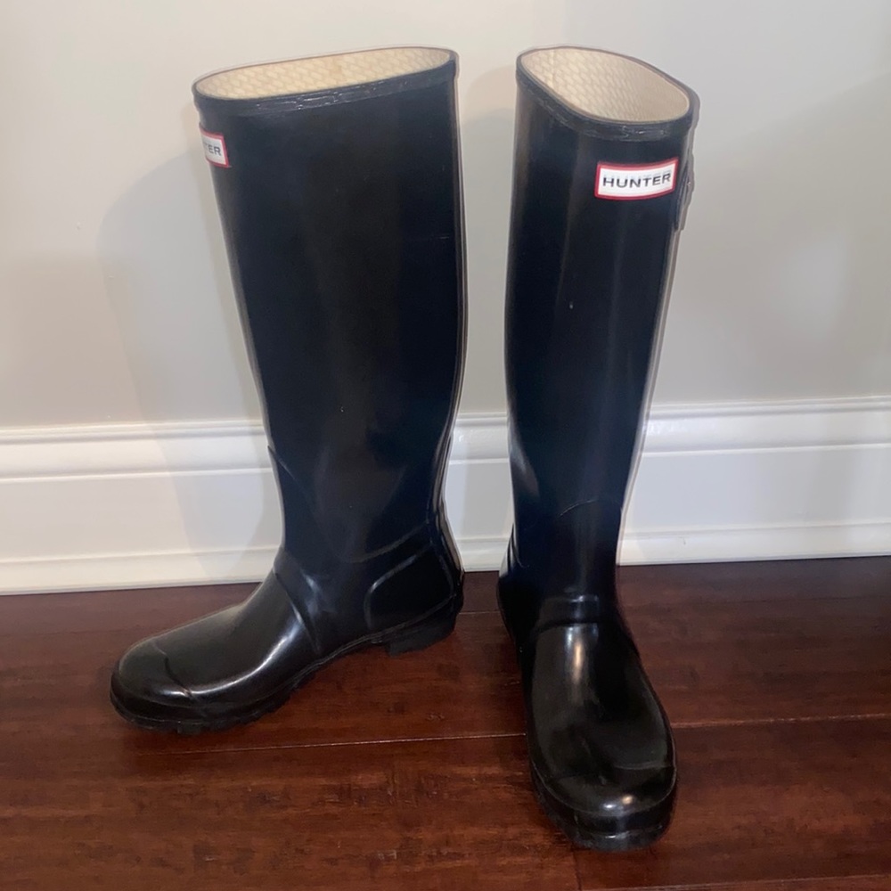 Hunter tall rubber rain boots